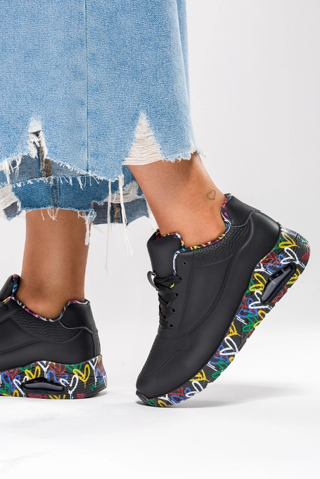 Czarne sneakersy damskie buty sportowe grafika z motywem serca na koturnie sznurowane Casu SS109-2