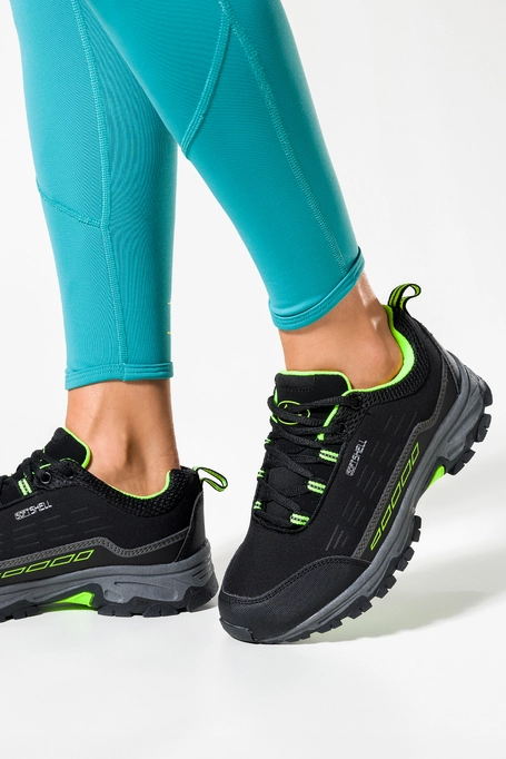 Czarne buty trekkingowe damskie sznurowane z zielonymi dodatkami softshell Casu B2003-2