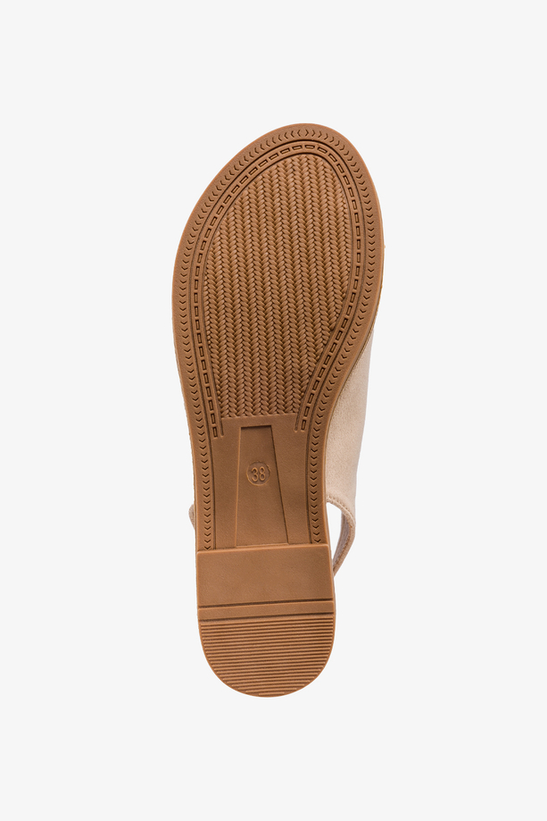 Beżowe sandały z koralikami damskie na ozdobnej płaskiej podeszwie Casu ER24X18-BE