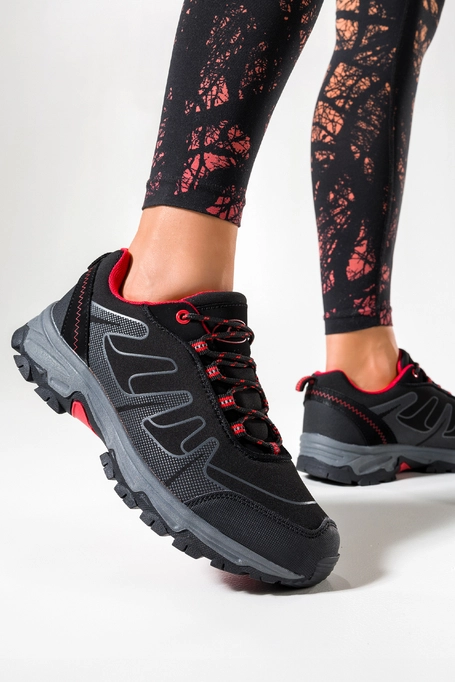 Czarne buty trekkingowe damskie sznurowane z czerwonymi dodatkami softshell Casu B2116-3