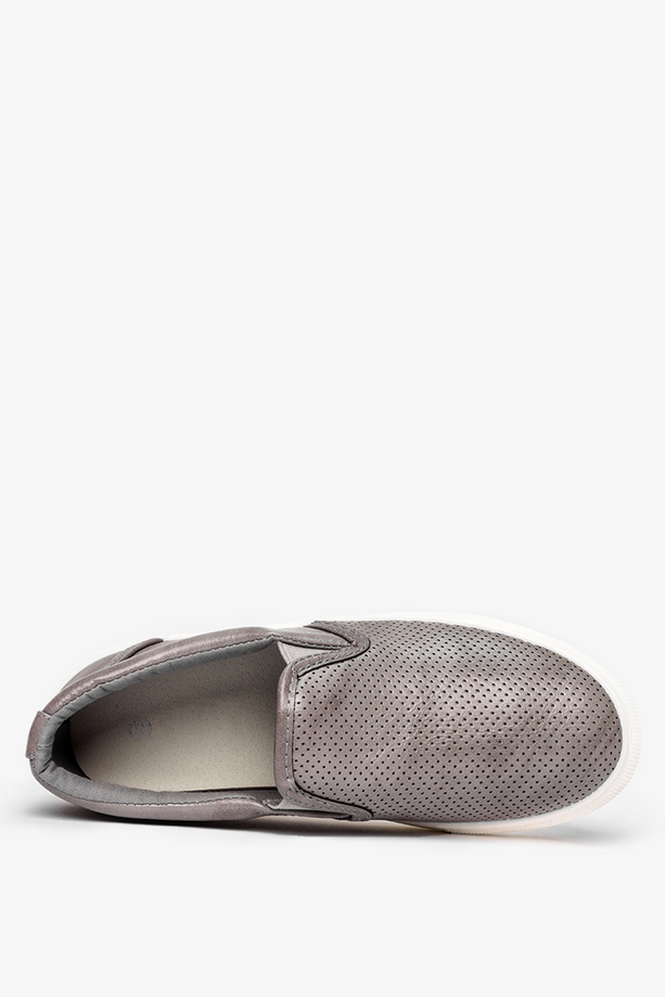 Szare buty sportowe slip on ażurowe Casu 29371