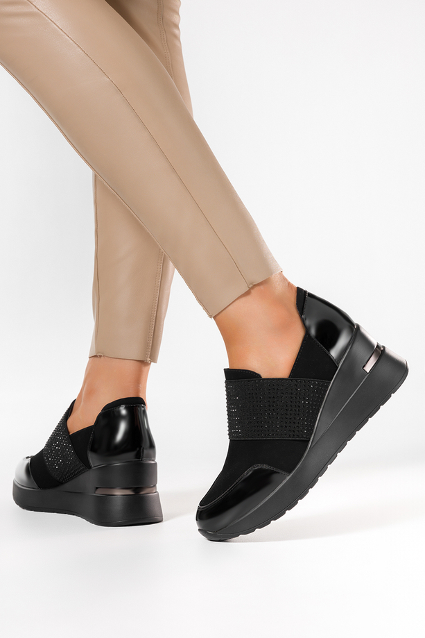 Czarne półbuty damskie sneakersy na koturnie z kryształkami Casu SA293-1