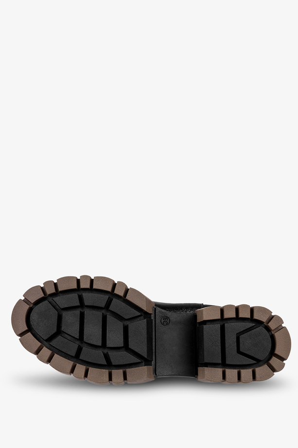 Czarne botki na platformie z gumkami po bokach POLSKA SKÓRA Casu 60328