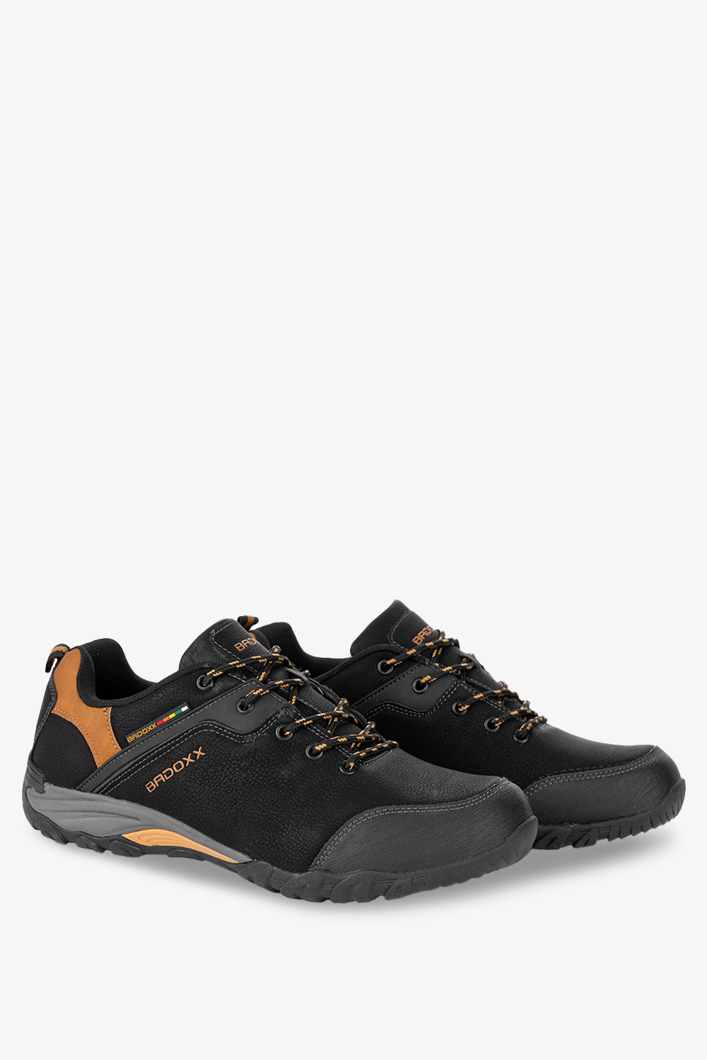 Czarne buty trekkingowe sznurowane Badoxx MXC8811-C