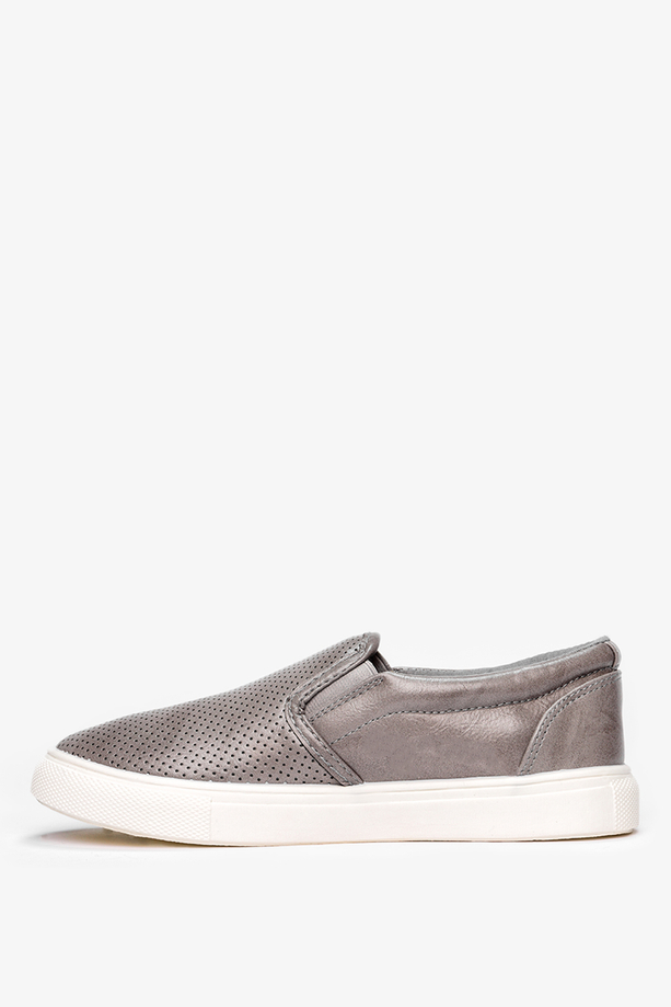 Szare buty sportowe slip on ażurowe Casu 29371