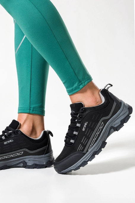 Czarne buty trekkingowe damskie sznurowane z szrymi dodatkami softshell Casu B2003-1