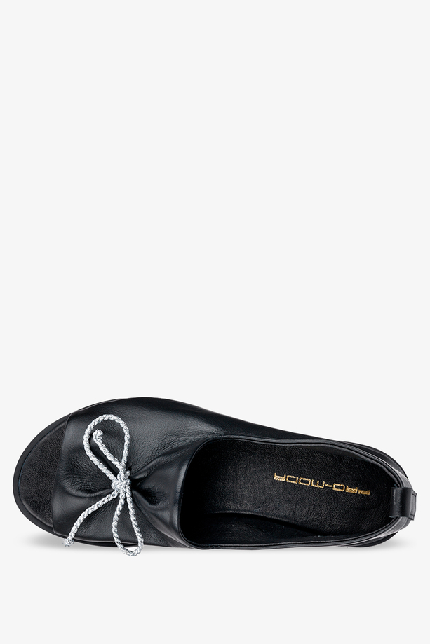 Czarne sandały skórzane damskie zabudowane z kokardą PRODUKT POLSKI Pro-moda 2660-001