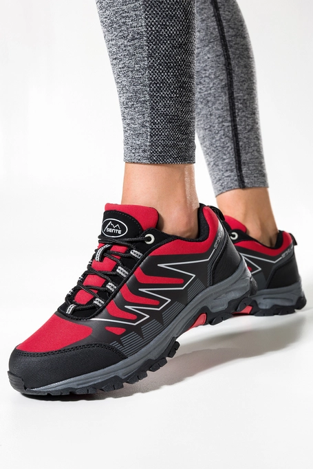 Czerwone buty trekkingowe damskie sznurowane z czarnymi dodatkami softshell Casu B2113-5