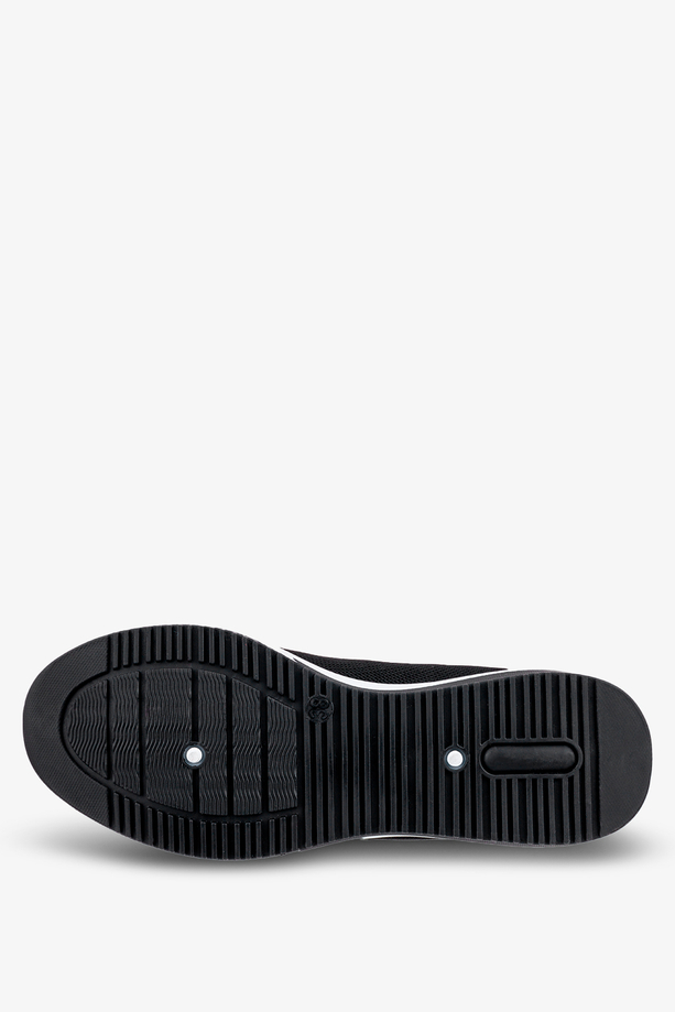 Czarne buty sportowe na koturnie slip on Casu 37-3-22-B