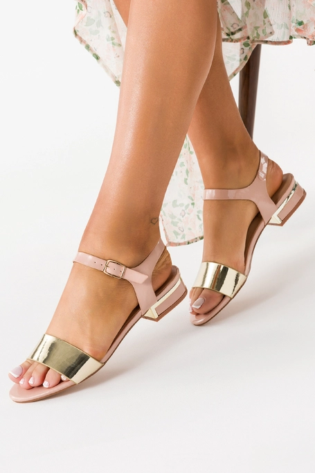 Różowe sandały damskie płaskie z błyszczącym paskiem Casu ER21X10/N