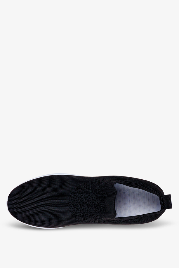 Czarne buty sportowe na koturnie slip on Casu 37-3-22-B