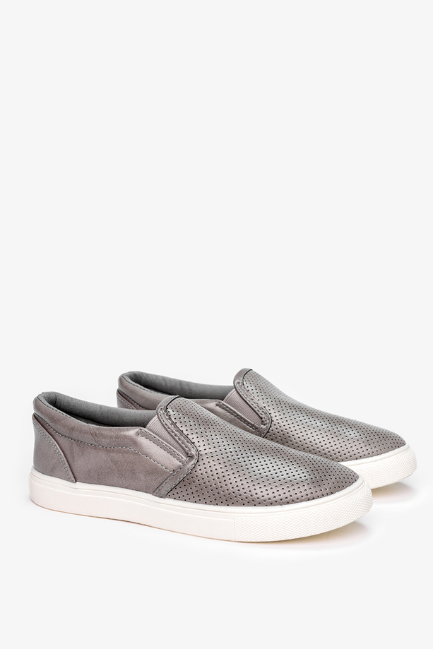 Szare buty sportowe slip on ażurowe Casu 29371